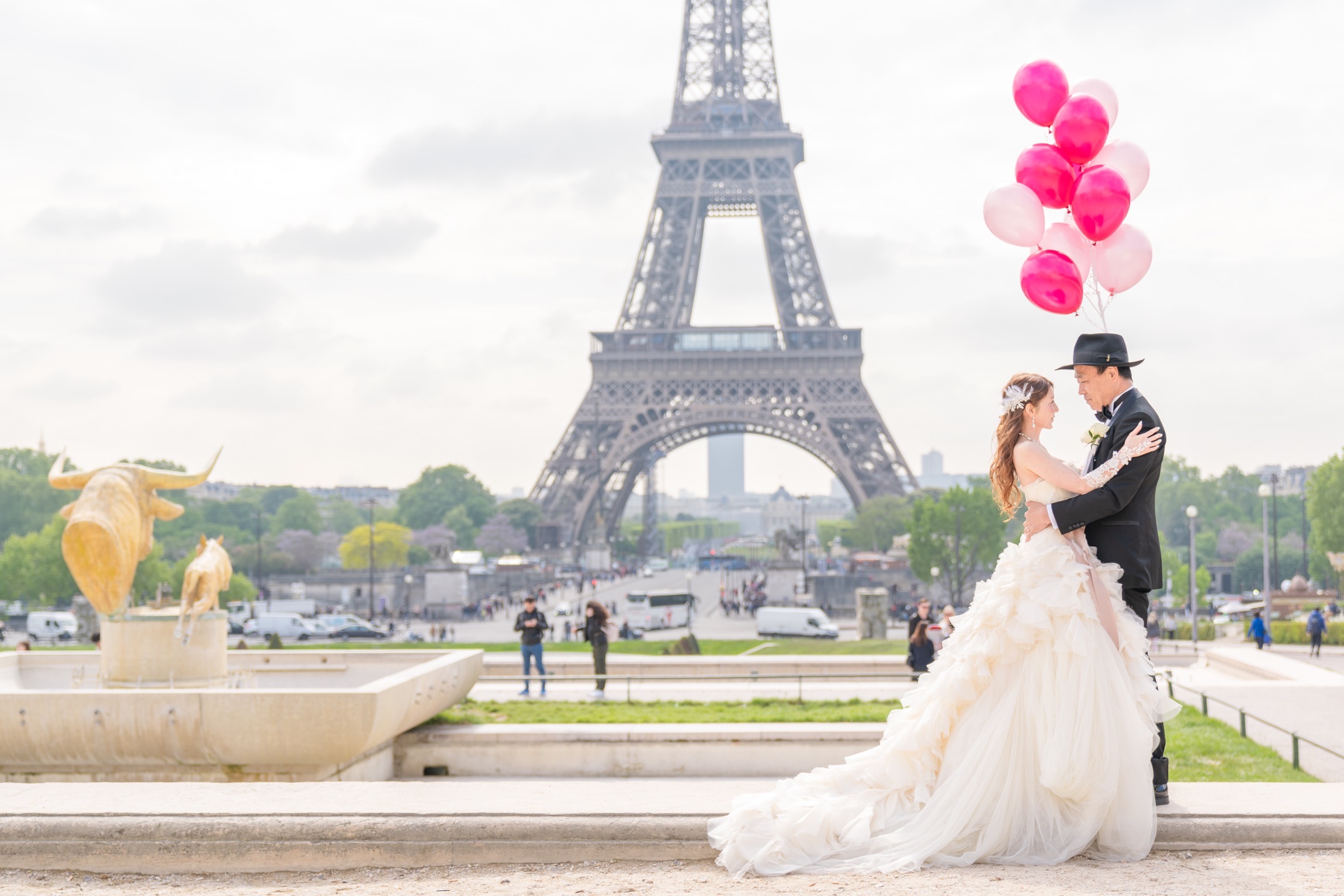 Trouvez le photographe idéal en vous basant sur vos photos de mariage parisiennes préférées