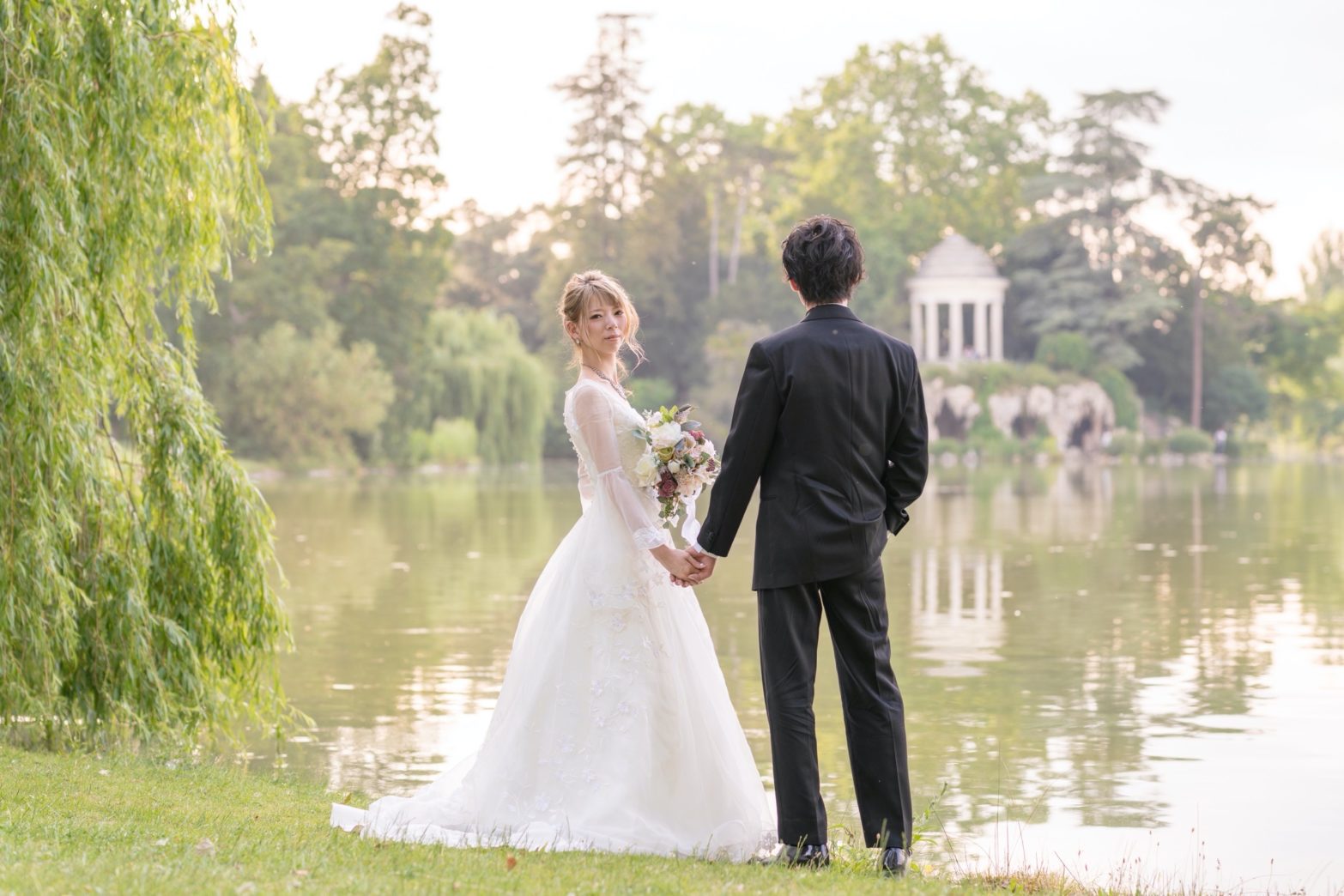 パリでナイトウェディングフォト③