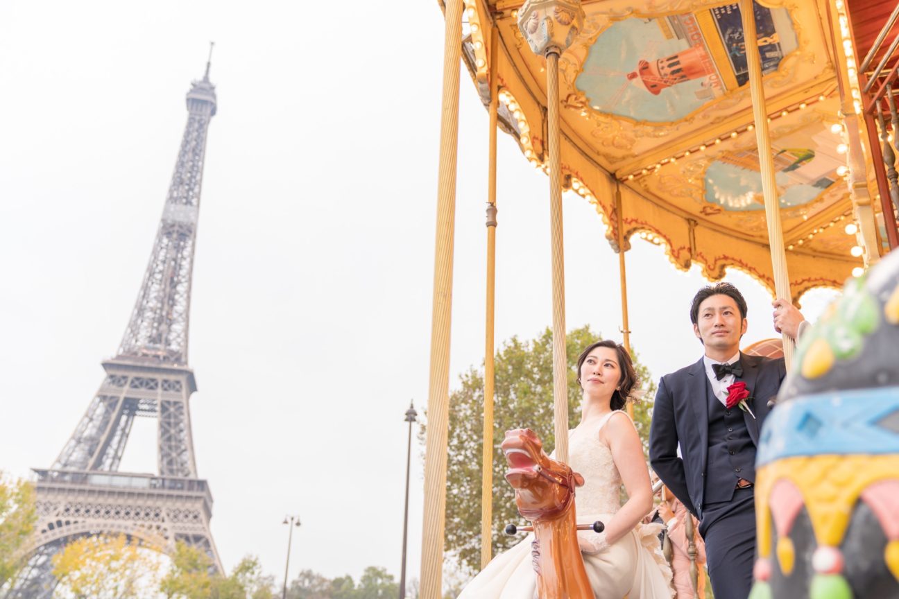 エッフェル塔でウェディングフォト