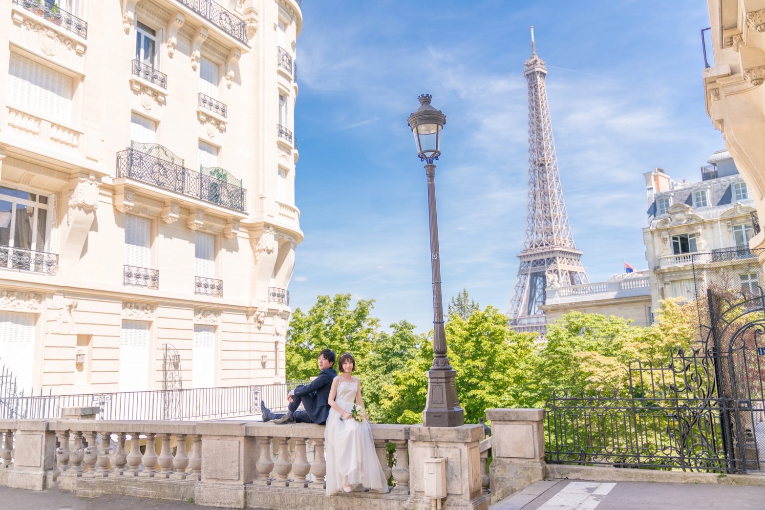 【エッフェル塔でウェディングフォト】 – パリのシンボル11