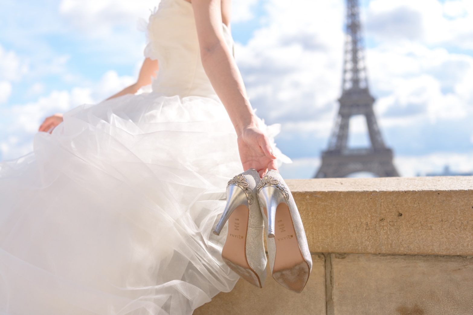 【エッフェル塔でウェディングフォト】 – パリのシンボル⑩