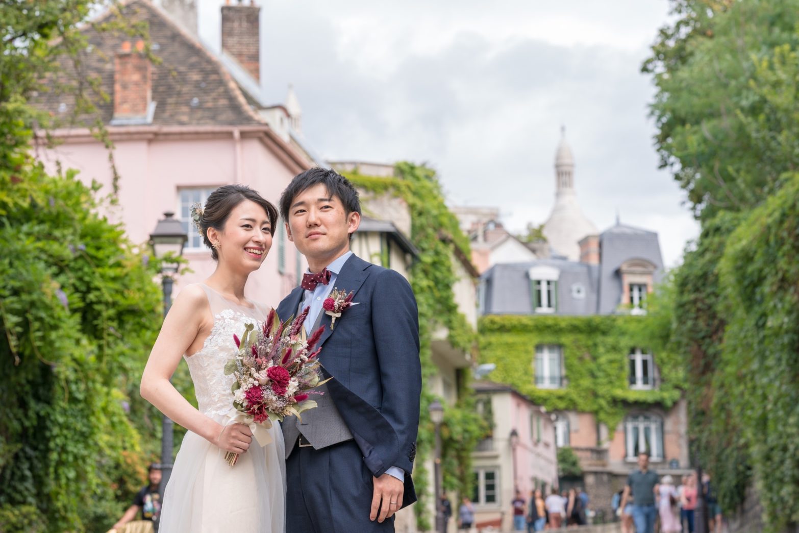 古き良き時代のパリを楽しめるエリアでロマンチックなウェディングフォト