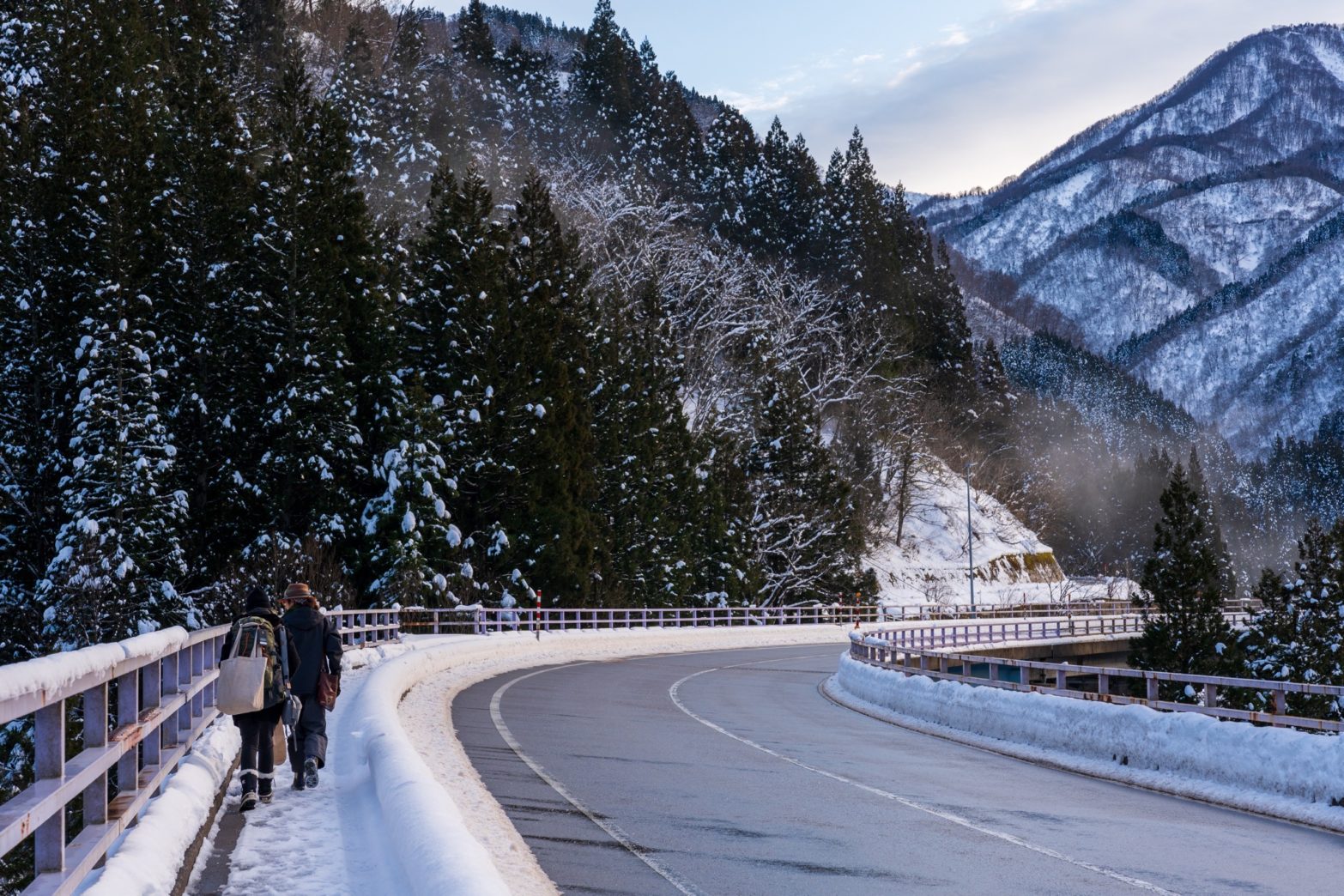 東京の実家から白川郷の友人宅に向かうまでのの道中で目にした日本の田舎の風景