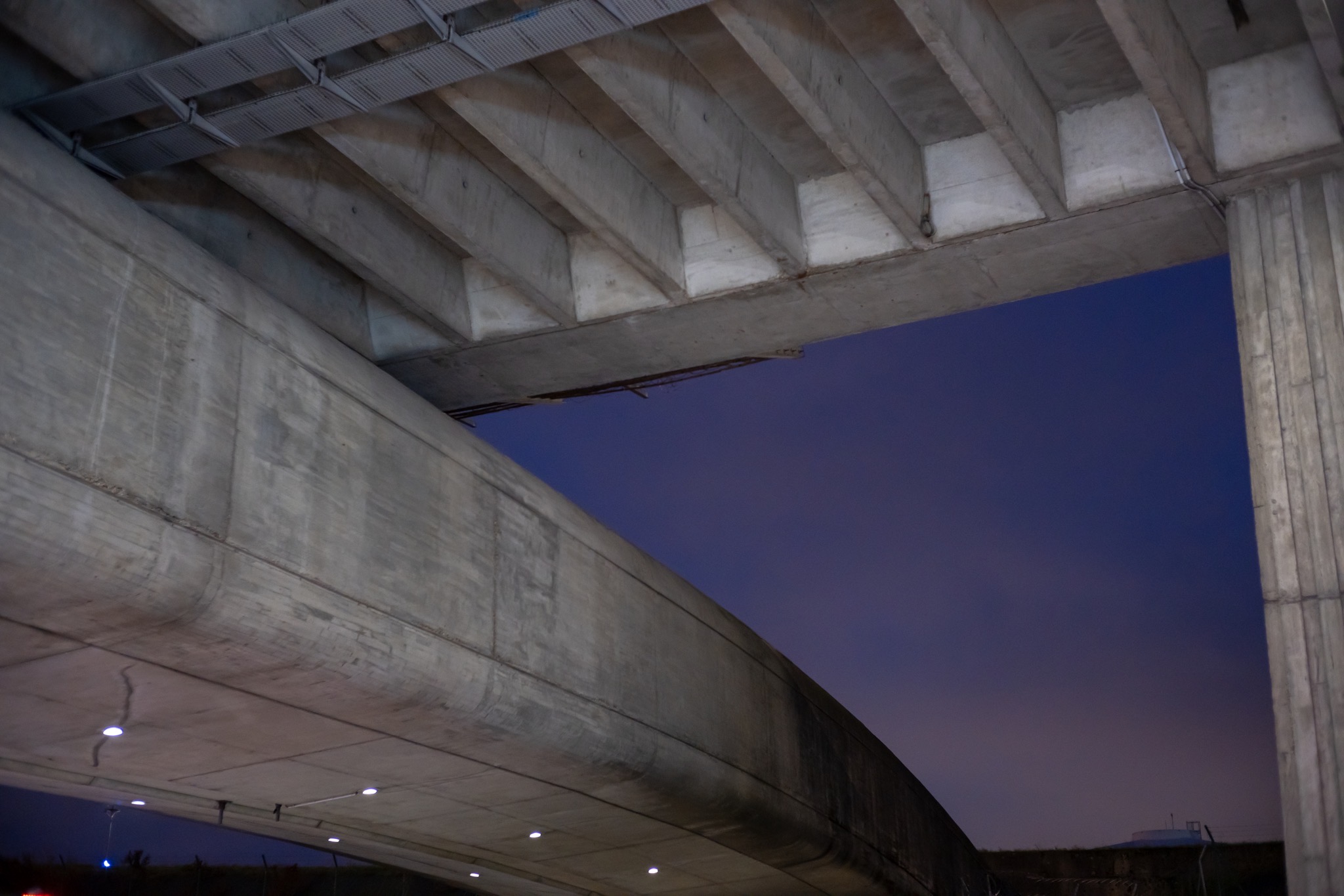 Photo prise avec le NOKTON classic 40mm F1.4 à l'aéroport Charles de Gaulle au petit matin
